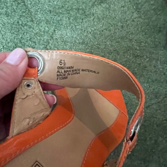 Merona Womens Orange Flip Flops - Size 6 1/2 - Picture 4 of 4